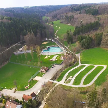 Landgasthof Falken לינה וארוחת בוקר